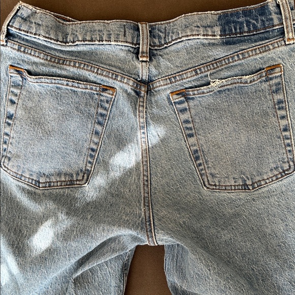 Abercrombie and Fitch The Straight Mid Rise Jeans - Picture 4 of 6